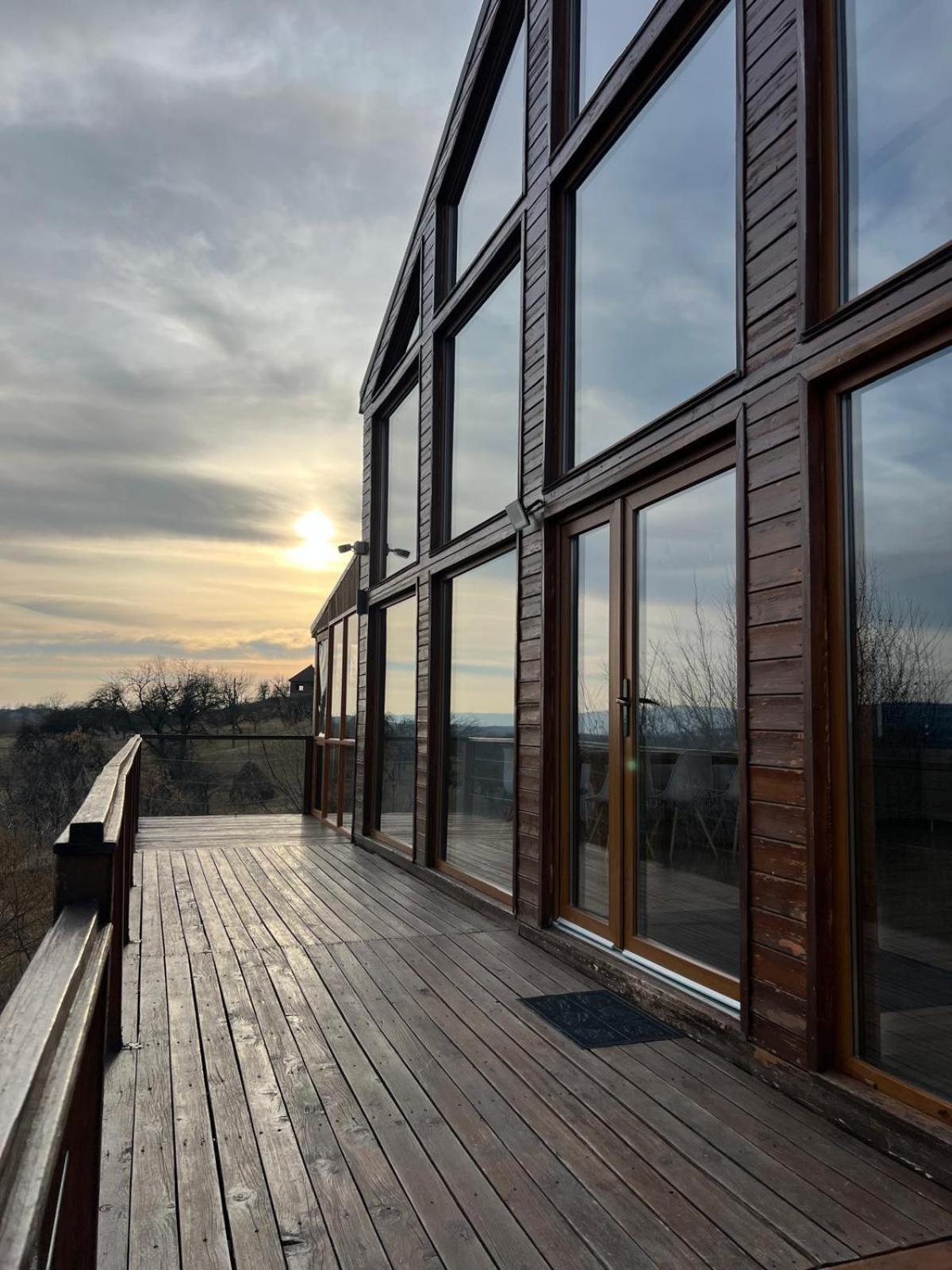 Le Chalet M - Cabana Cu O Panorama De Poveste. Surdesti (Maramures) Exterior foto
